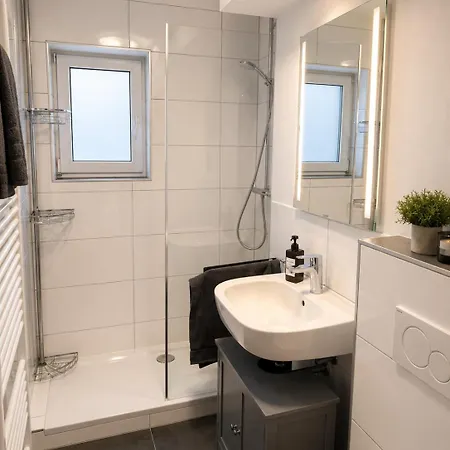 C&V A02 5 Personen 3 Zimmer Zentral Wlan Smart Tv Boxspringbett Apartmán *